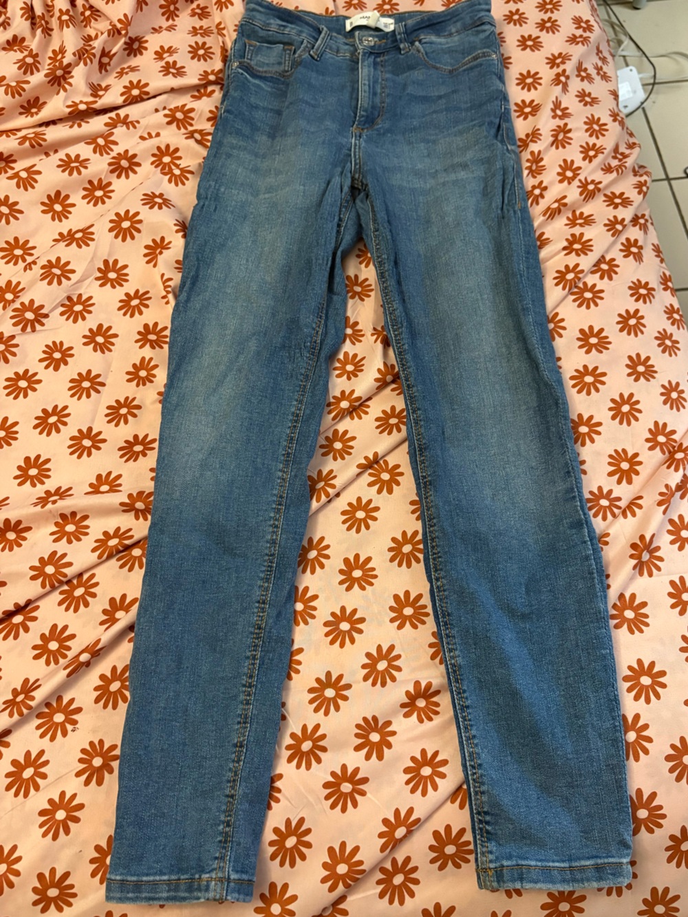 Bundle 3 for $25. Mango Straight-Leg Jeans in Medium Blue Wash. Size 1.